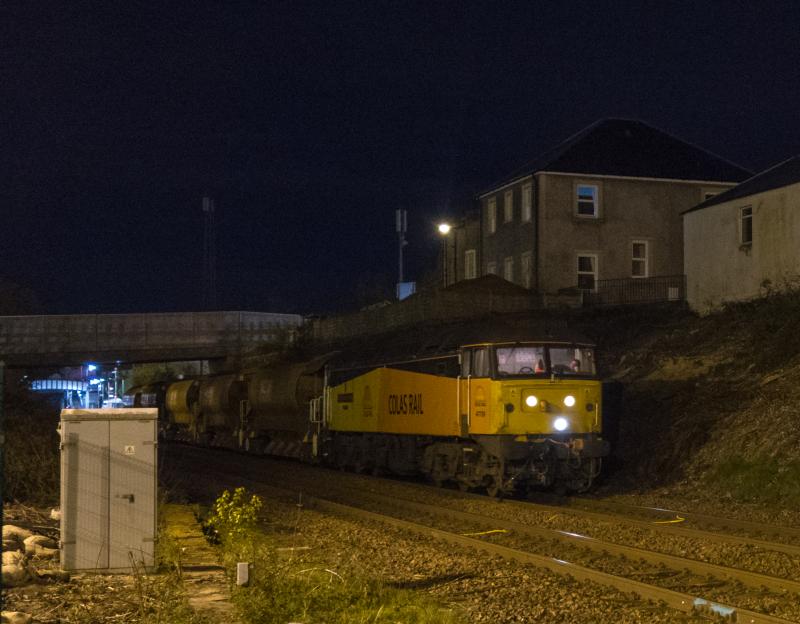 Photo of 47739 at GH5 signal, Grahamston, with 6K56 for Carmuirs. 18.4.17