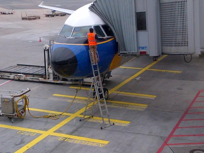 Old livery or old plane?: Initially thought that my plane to Edinburgh was in a heritage livery, but maybe not as they appear not to have invented the window wiper! Photo of Old livery or old plane?