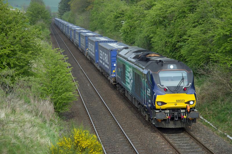 68023: 68023 passing Forgandenny. Photo of 68023
