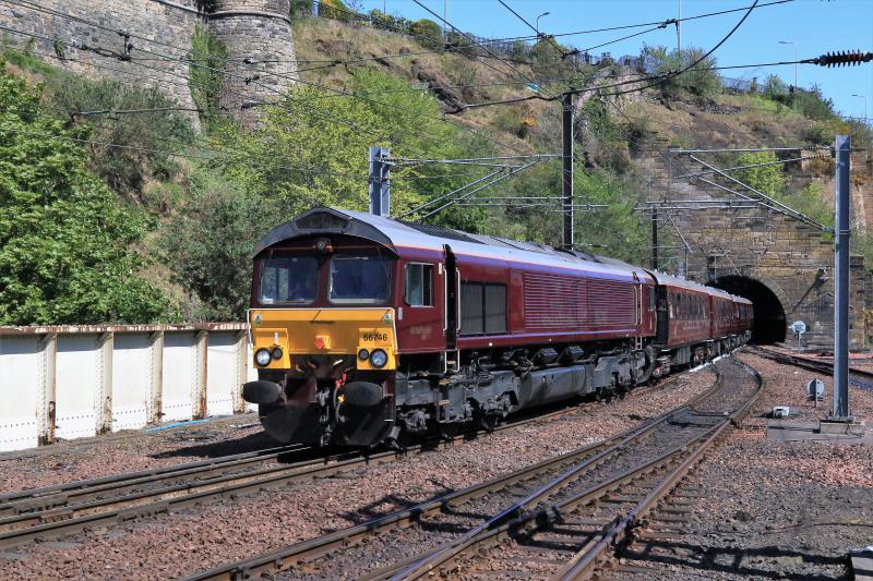 66746 on 5H85: 66746 approaching Edinburgh Waverley Plat 2 on the Royal Scotsman Ecs on 05/05/2017 in full sun. Photo of 66746 on 5H85