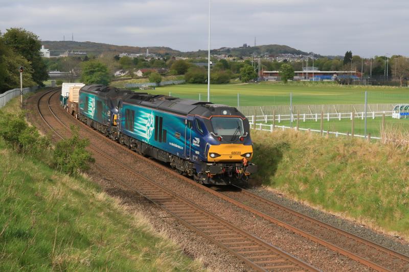 6S43: 68020 + 68005 on 6S43 06.23 Carlisle to Torness passing Peffermill playing fields on 09/05/2017 Photo of 6S43