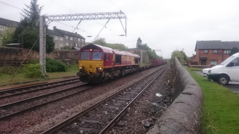 66063 Coatbridge Central: 66063 at Coatbridge Central with a Grangemouth - Mossend freightliner service (15.05.15). Photo of 66063 Coatbridge Central