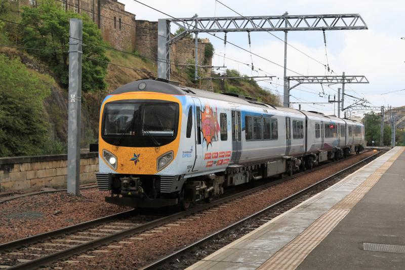 TPE Route Learner: 185146 on 3S44 10.04 York to Edinburgh Waverley approaching Platform 1 Waverley on 17/05/2017. Probably Route Learning for Manchester Airport to Edinburgh weekend diversions. Photo of TPE Route Learner
