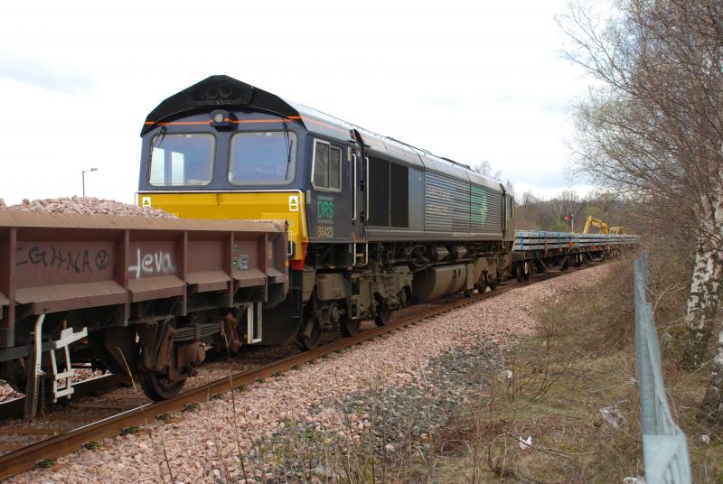 66423 Stirling : 66423 on the SAK while relaying of platform 6 and 9 Photo of 66423 Stirling