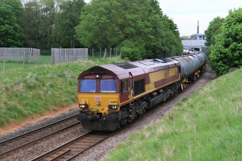 6S95: 66095 on 6S95 16.41 Sinfin Sidings to Mossend Down Yard pasiing under Peffermill Road on 21/05/2017 Photo of 6S95