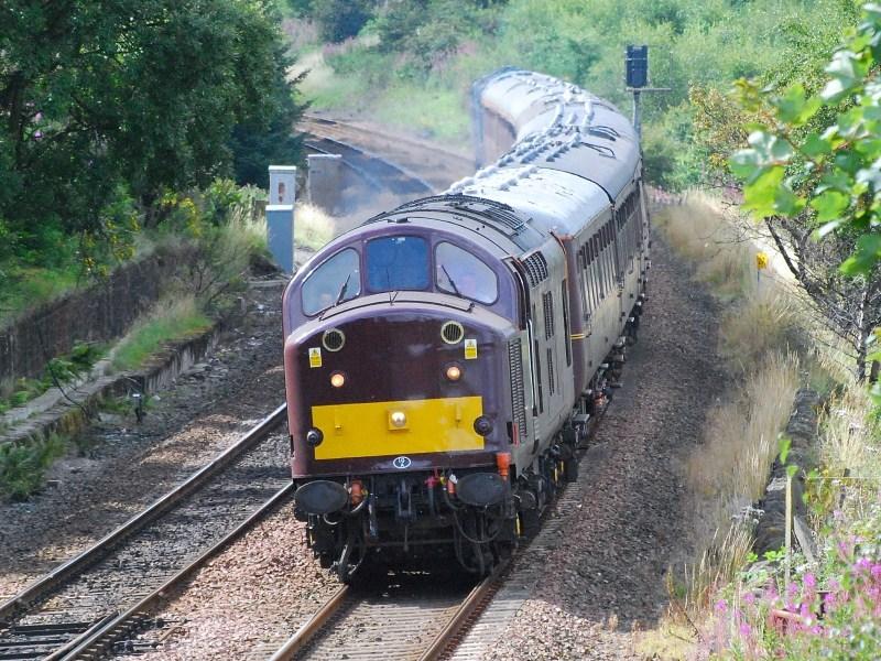 37712: WCRC 37712 on the 5Z55 to Bo'ness Photo of 37712