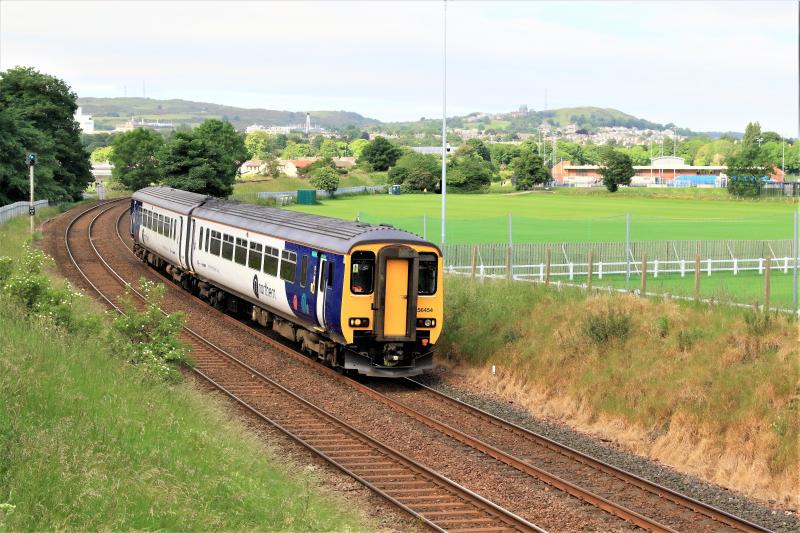 5E00: 156454 on 5E00 07.52 Glasgow Works to Heaton T & RSMD passing Pffermill Playing fields on 17/06/2017 Photo of 5E00