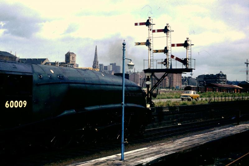 60009 Union of South Africa: Working a tour from Edinburgh, 60009 arrives at Dundee. 30/6/1973 Photo of 60009 Union of South Africa