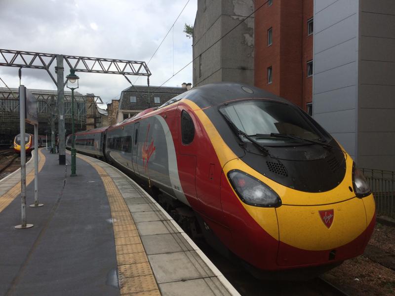 Photo of VT 390128 at Glasgow Central