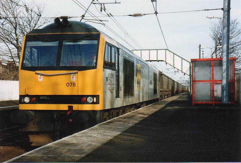 60078 @ Slateford: 60078 heads west through Slateford with a MGR train on 10 February 1994. Photo of 60078 @ Slateford