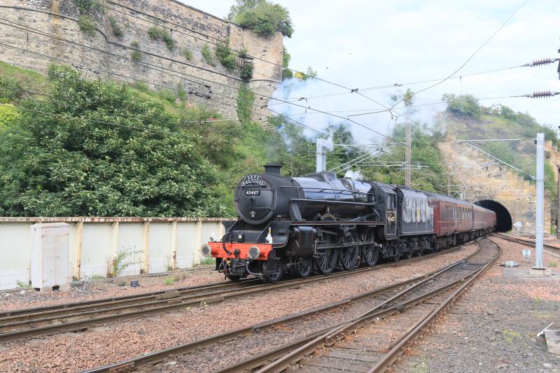 45407 on 1Z46: 45407 on 1Z46 15.11 Tweedbank to Linlithgow leaving Calton Tunnel North on 13/08/2017 Photo of 45407 on 1Z46
