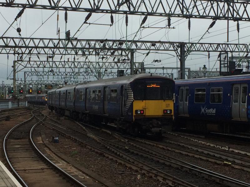 318257 departs Glasgow Central: 318257 departs Glasgow Central on Tuesday 22nd August 2017 with the 2B72 11:20 service to Lanark. Photo of 318257 departs Glasgow Central