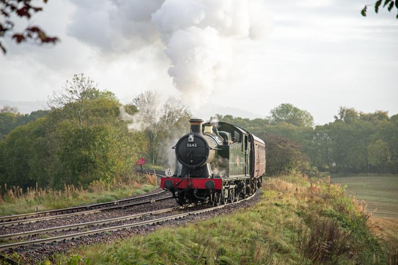 5643: 5643 approaches Manuel Photo of 5643