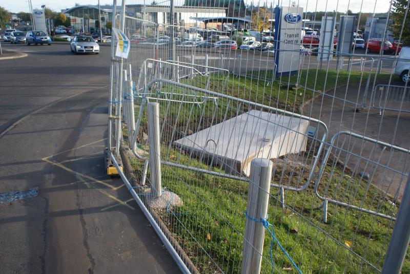 Photo of Kerse Road, Stirling Ind Est. side footbridge end point