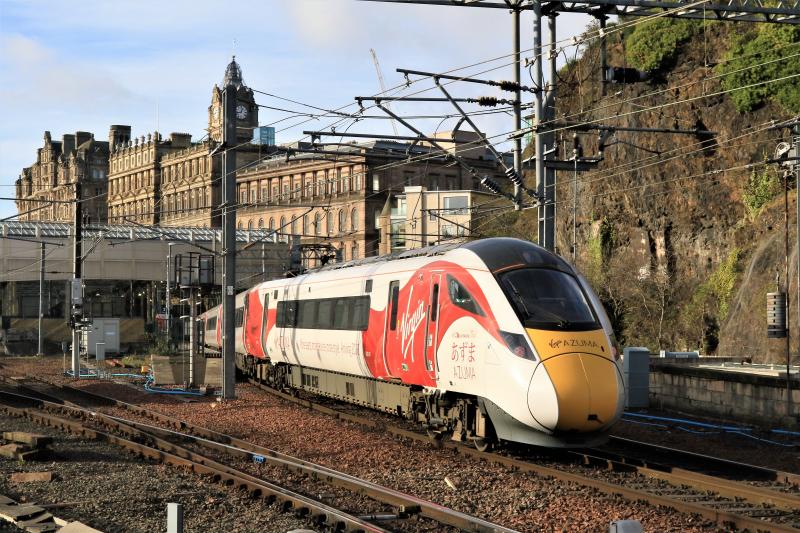 5X05 Azuma: 800101 approaching Plat 2 Waverley on 5X05 08.36 Doncaster Carr IEP Depot to Edinburgh on 09/11/2017 Photo of 5X05 Azuma