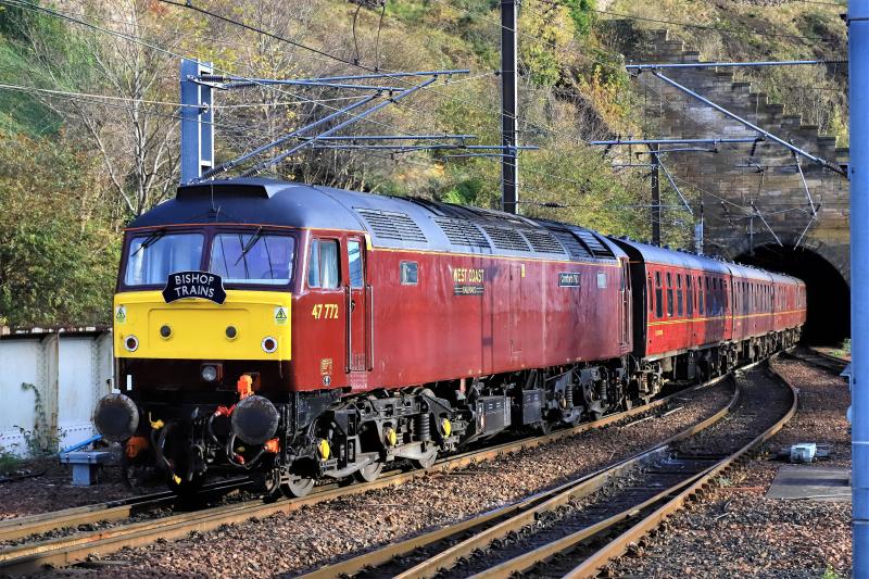 5Z21: 47772 on the rear of 5Z21 1018 Edinburgh to Craigentinny entering Calton Tunnel North on 18/11/2017 47804 at the front, Tour from Bishop Auckland Photo of 5Z21