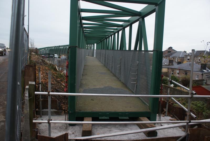 Photo of City centre end of Kerse Road temporary footbridge on 19.11.17