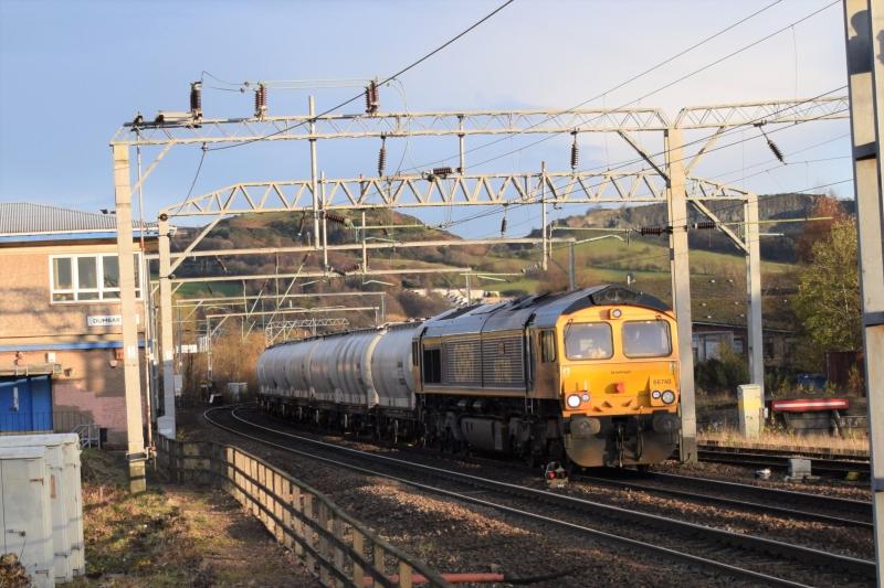 6S45 Dumbarton Central 28.11.17: GBRf 66740 Sarah and PCAs at Dumbarton Central 28.11.17 en route to Fort William Photo of 6S45 Dumbarton Central 28.11.17
