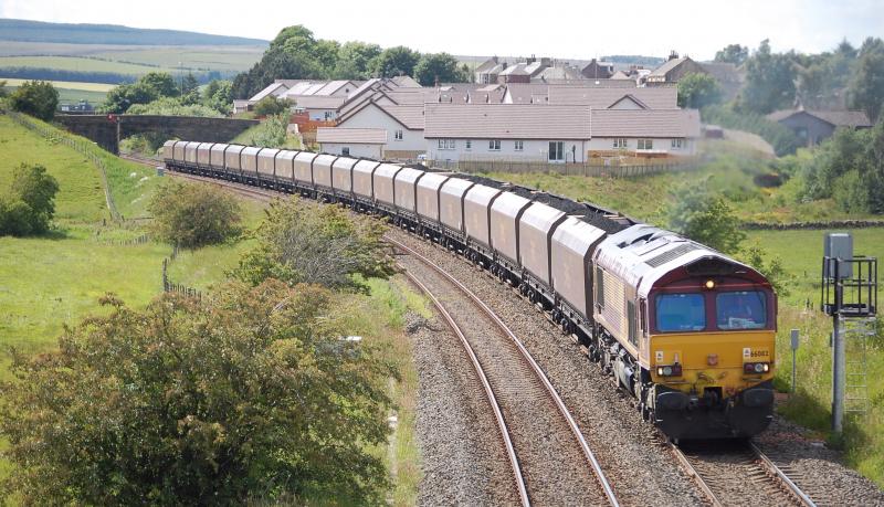 6E68 departing New Cumnock: 6E68 leaves New Cumnock with train 6E68 the 1530 to Drax Photo of 6E68 departing New Cumnock