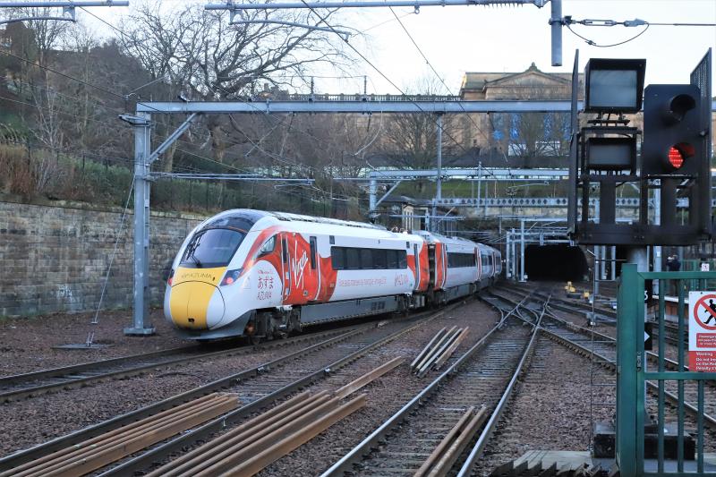 5X71: Rear of 800101 approaching Mound Tunnel line W on 5X71 08.44 Doncaster Carr Iep to Inverness on 15/12/2017 Photo of 5X71