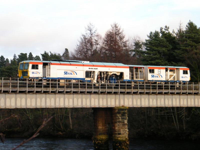 DR73941, SB Rail @ Perth - 22 December 2017: 08-4x4/4S-RT switch & crossing tamper, negotiating Moncrieffe viaduct, heading for Rutherglen Photo of DR73941, SB Rail @ Perth - 22 December 2017