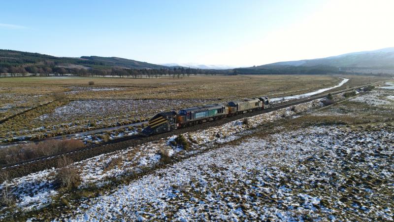 Photo of 37602 and 37218 with the Inverness Snowploughs.