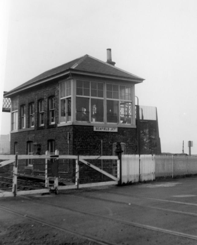 Photo of Seafield Junction signal box.
