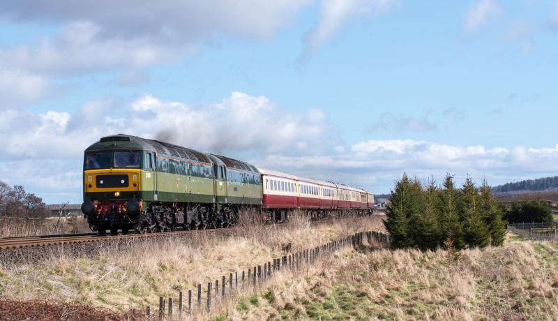 Green 47s: A pair of green 47s near Dunning. Photo of Green 47s