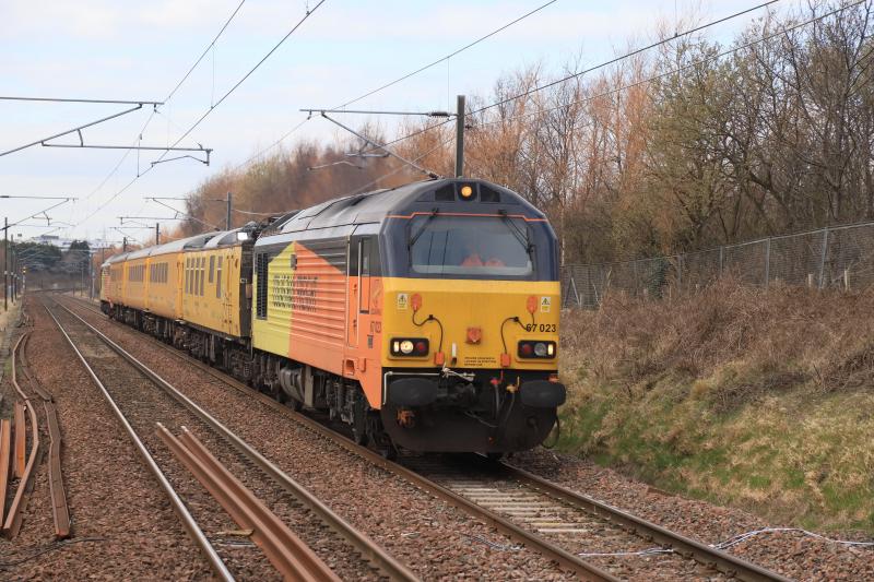 1Q18: 67023 leading 67027 on 1Q18 10.38 Heaton to Newcastle via Glasgow approaching Musselburgh on 26/03/2018. Photo of 1Q18