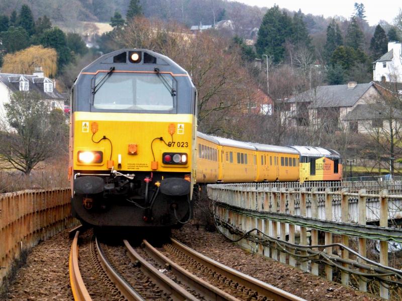 67023 @ Perth - 27 March 2018: Test train 1Q18, crossing the Moncrieffe viaduct, on a very dull and slightly damp afternoon. 67027 on the rear. Photo of 67023 @ Perth - 27 March 2018