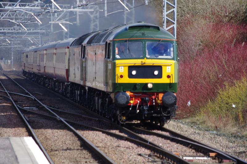 47501 and 47805 Cumbernauld 25/03/18: 47805(D1935) leading 47501(D1944) under the wires approaching Cumbernauld operating 1Z56 Photo of 47501 and 47805 Cumbernauld 25/03/18