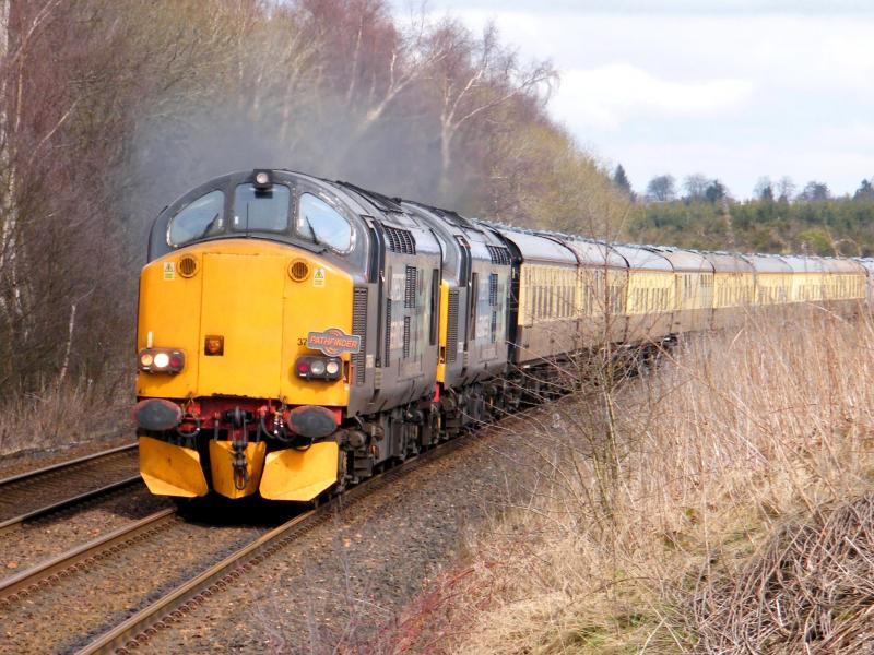 37605 & 37259 @ Gleneagles - 02 April 2018: Double header, 1Z67, powering south, with Pathfinder Tours 'Easter Chieftain' special. Photo of 37605 & 37259 @ Gleneagles - 02 April 2018