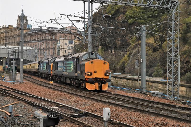 1Z67: 37605 + 37259 on 1Z67 08.17 Inverness to Cardiff Central leaving Platform 1 Waverley on 02/04/2018 Photo of 1Z67