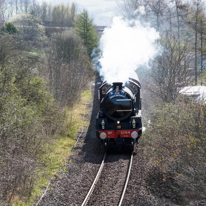 1264: B1 1264 passing Bridge of Earn this morning. Photo of 1264