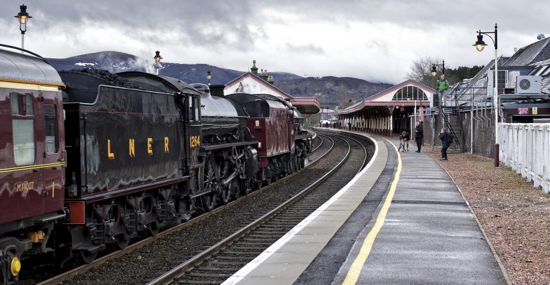 GBX1 (2).jpg: A LITTLE AFTER 9AM--GBX1 DRIFTS INTO A GLOOMY AVIEMORE Photo of GBX1 (2).jpg