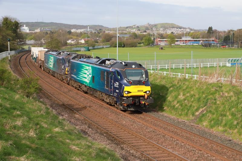 6S43 : 88008 + 88010 on 6S43 06.23 Carlisle to Torness with 3 wagons passing Peffermill Playing Fields on 03/05/2018 Photo of 6S43