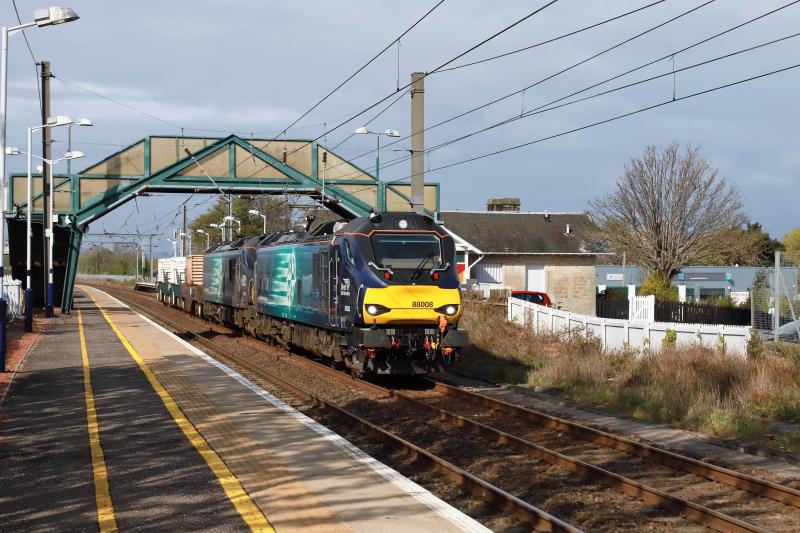 6S43: 88008 + 88010 on 6S43 06.23 Carlisle to Torness with 3 wagons passing Prestonpans on 03/05/2018 Photo of 6S43