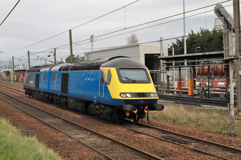 EMT 43468 plain blue no vinyls: 43468 + 43467 on 0S43 15.19 Heaton to Craigentinny passing Craigentinny on 03/05/2018 Photo of EMT 43468 plain blue no vinyls