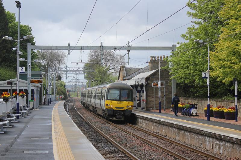 365523 at Linlithgow: Thursday 10 May 2018, the first day of driver training runs. The unit is working 13:04 Glasgow Queen Street to Linlithgow UPL. Photo of 365523 at Linlithgow