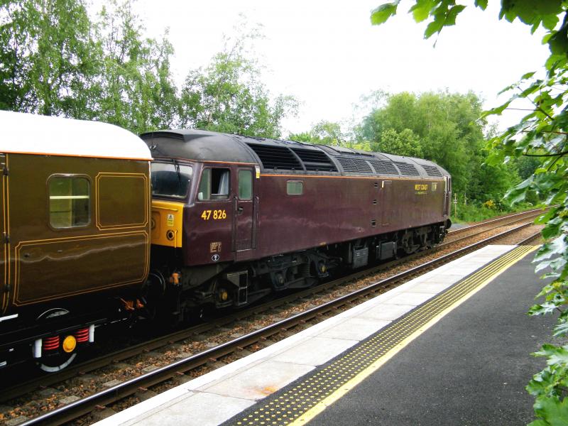 47826 @ Gleneagles - 2 June 2018: Departing to Dundee, with 'The Statesman', after decanting its passengers to a fleet of buses, for a two night stay at Crieff Hydro Hotel Photo of 47826 @ Gleneagles - 2 June 2018