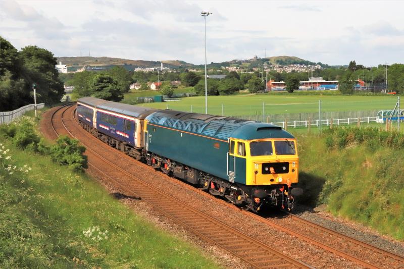5Z27: 47727 on 5Z27 08.14 Polmadie Car MD to Bishop Auckland West taking CS day coaches 9800 + 6703 passing Peffermill Playing Fields on 13/06/2018 Photo of 5Z27