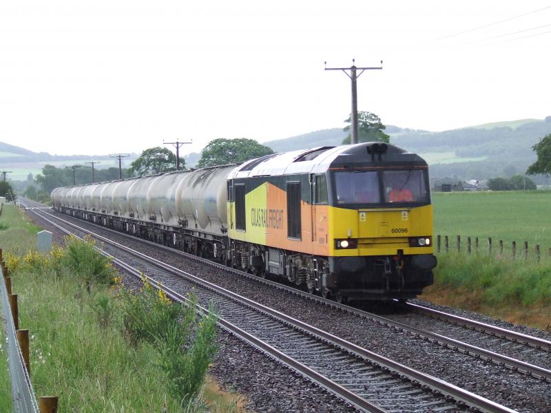 Photo of 60096 passes Bow of Fife LC on 16 June 2018