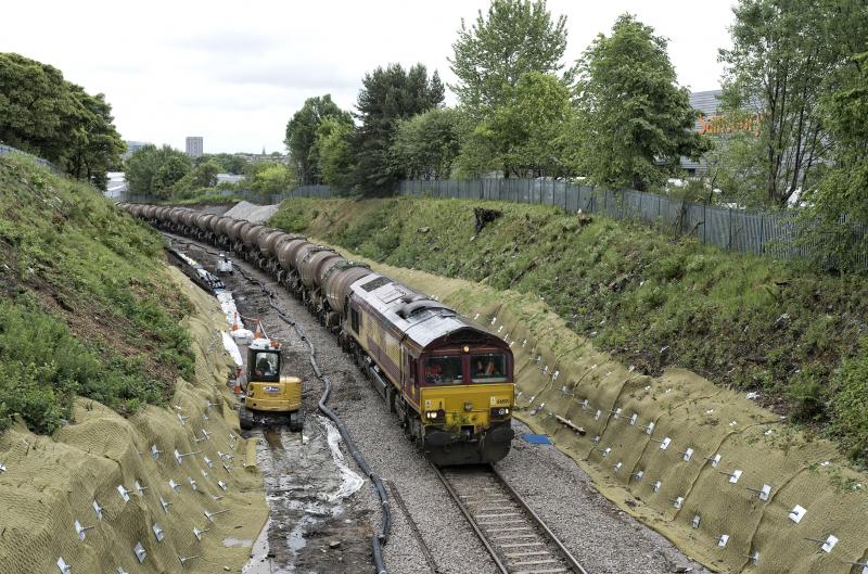 WATERLOO EMPTY TANKS (1).jpg: A SEQUENCE OF PICS SHOWING 66015-23 WORKING THE WATERLOO EMPTY TANKS ON 20.6.18 Photo of WATERLOO EMPTY TANKS (1).jpg