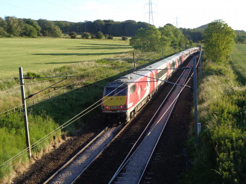Time runs out for VTEC: 91 heads for Glasgow in the evening sun at Kaimes Quarry
JUne 21 Photo of Time runs out for VTEC