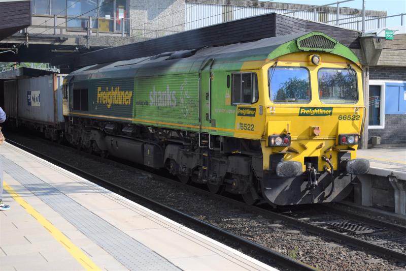 66522 22 May 2018: Filthy and slightly smoky 66522 at Stafford 22 May 2018 with the Felixstowe-Ditton intermodal. Photo of 66522 22 May 2018