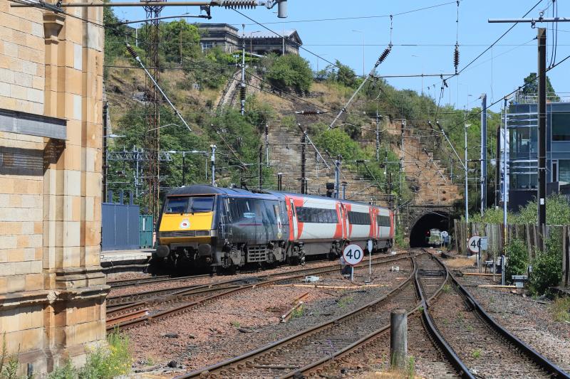 91110: 91110 on 1E18 14.00 Edinburgh to Kings Cross approaching Calton Tunnel North on 01/07/2018 Photo of 91110