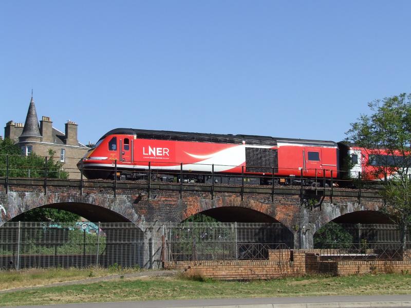 43320 in LNER: A better look at the LNER branding on 43320 as it brings up the rear of 1A55 into Dundee on 1st July 2018 Photo of 43320 in LNER