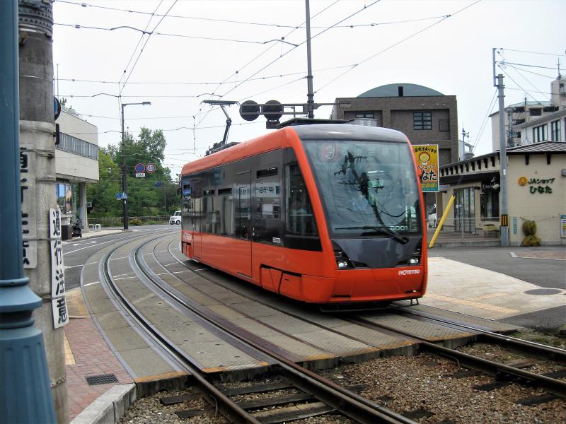 low floor bogie tram: Matsuyama Japan Photo of low floor bogie tram