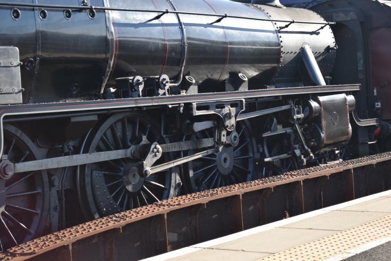 45212 motion on 5Z52: Close up of the driving wheels of 45212 as it passes through Dumbarton Central on 5 July 2018 Photo of 45212 motion on 5Z52