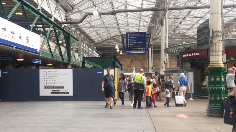 New Escalator at Waverley: Steelwork erected in Waverley for the new escalator. Large area parallel & separate from the walkway. Photo of New Escalator at Waverley